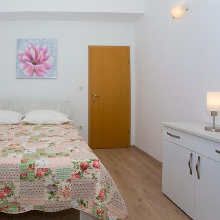 מאקרסקה Apartments Dundic מראה חיצוני תמונה